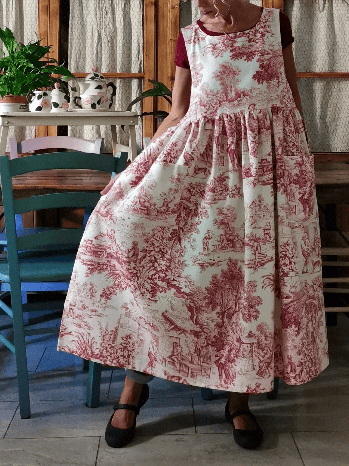 Vintage Crimson Pastoral Figure Print Long Apron & Dress (2-in-1)