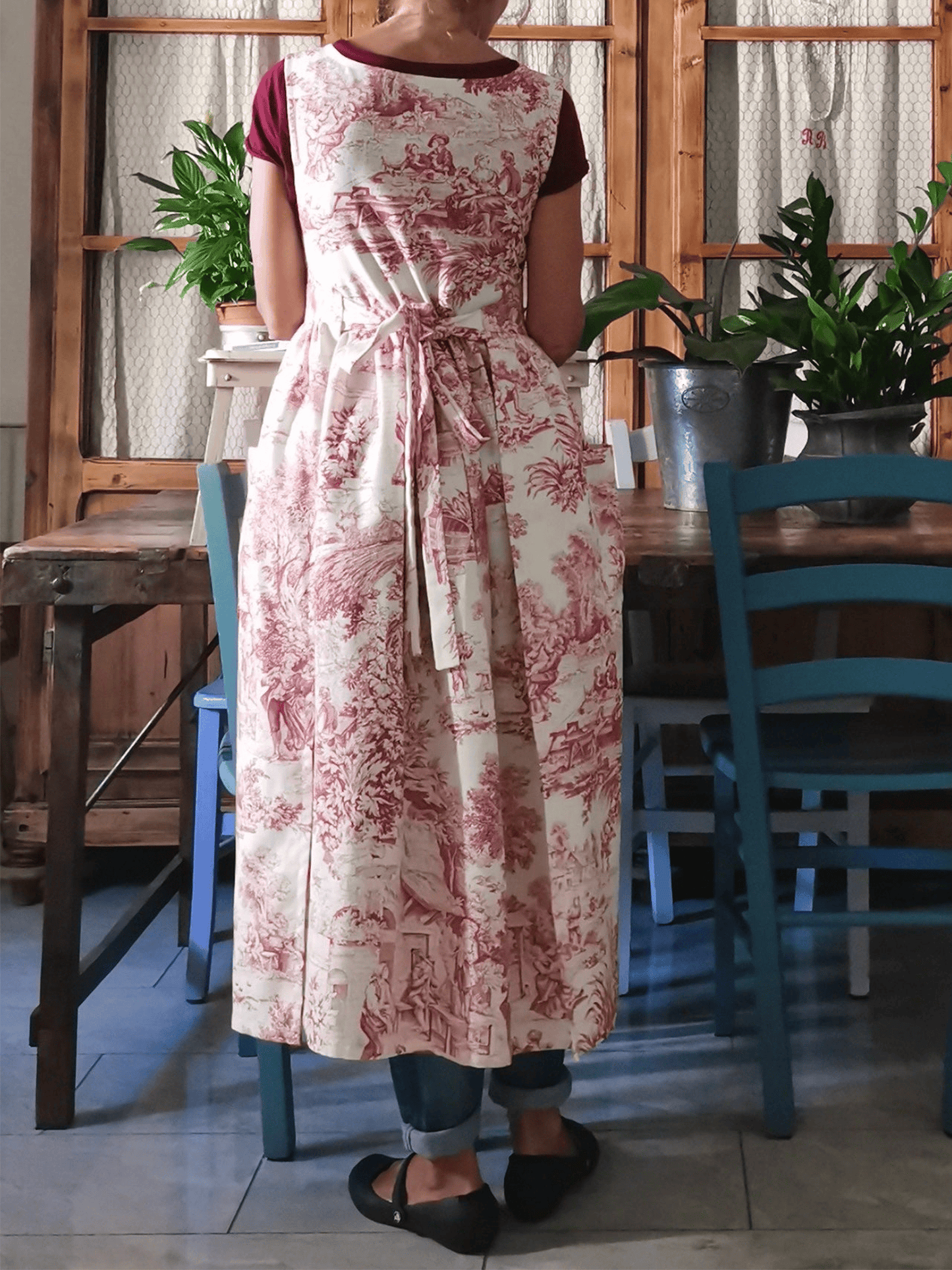 Vintage Crimson Pastoral Figure Print Long Apron & Dress (2-in-1)