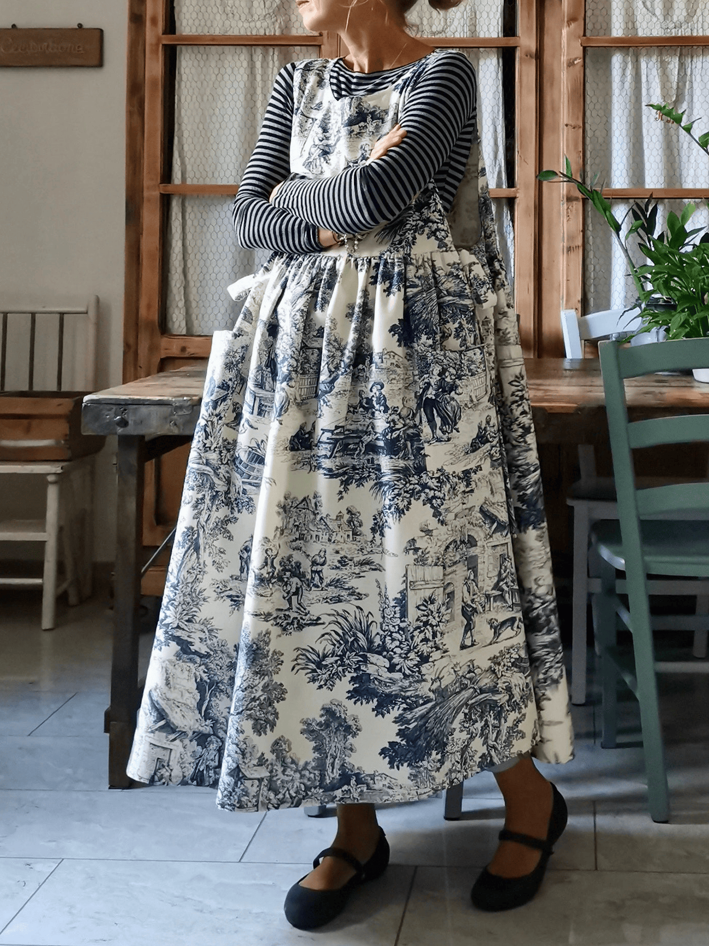 Vintage Blue & White Pastoral Landscape Print Long Apron & Dress (2-in-1)